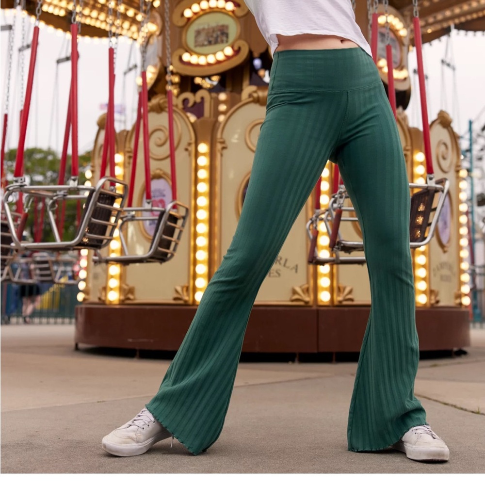 OFFLINE By Aerie OG Groove Flare Legging in Sycamore Women’s Large